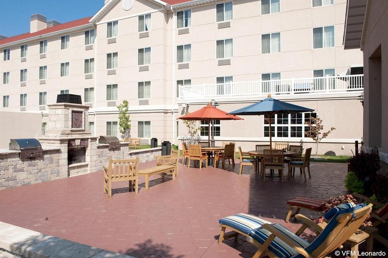 Home2 Suites By Hilton Champaign/Urbana Exterior photo